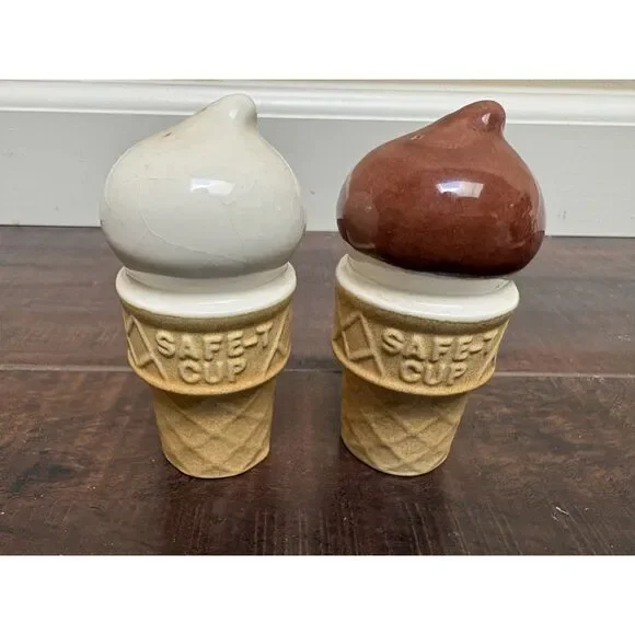 Tastee-Freez Salt & Pepper Shakers Rare Vintage Mid Century Ice Cream Cone Decor - Picture 3 of 8